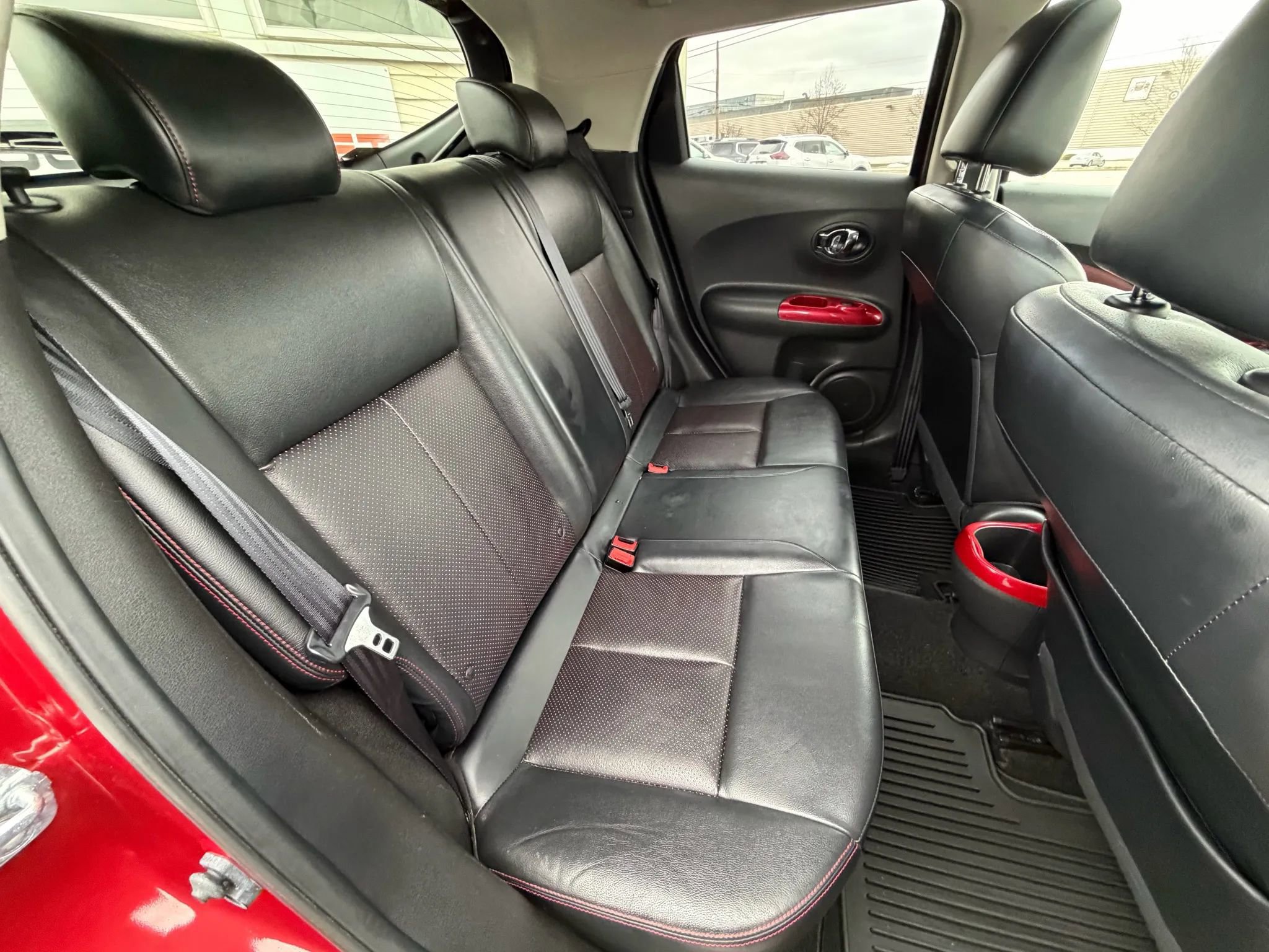 Used 2015 Nissan Juke SL image 34