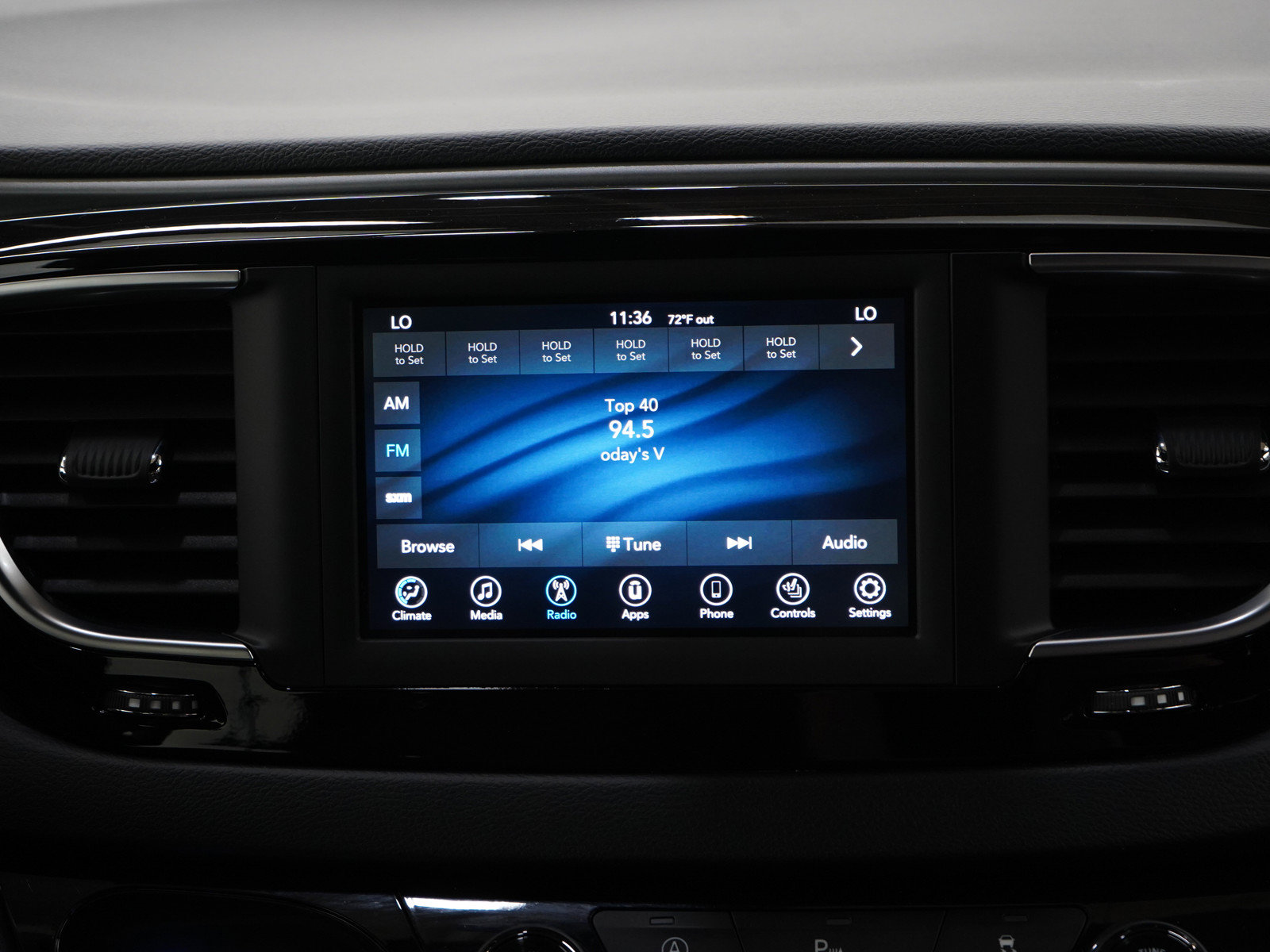 Used 2019 Chrysler Pacifica Touring Plus FWD image 16