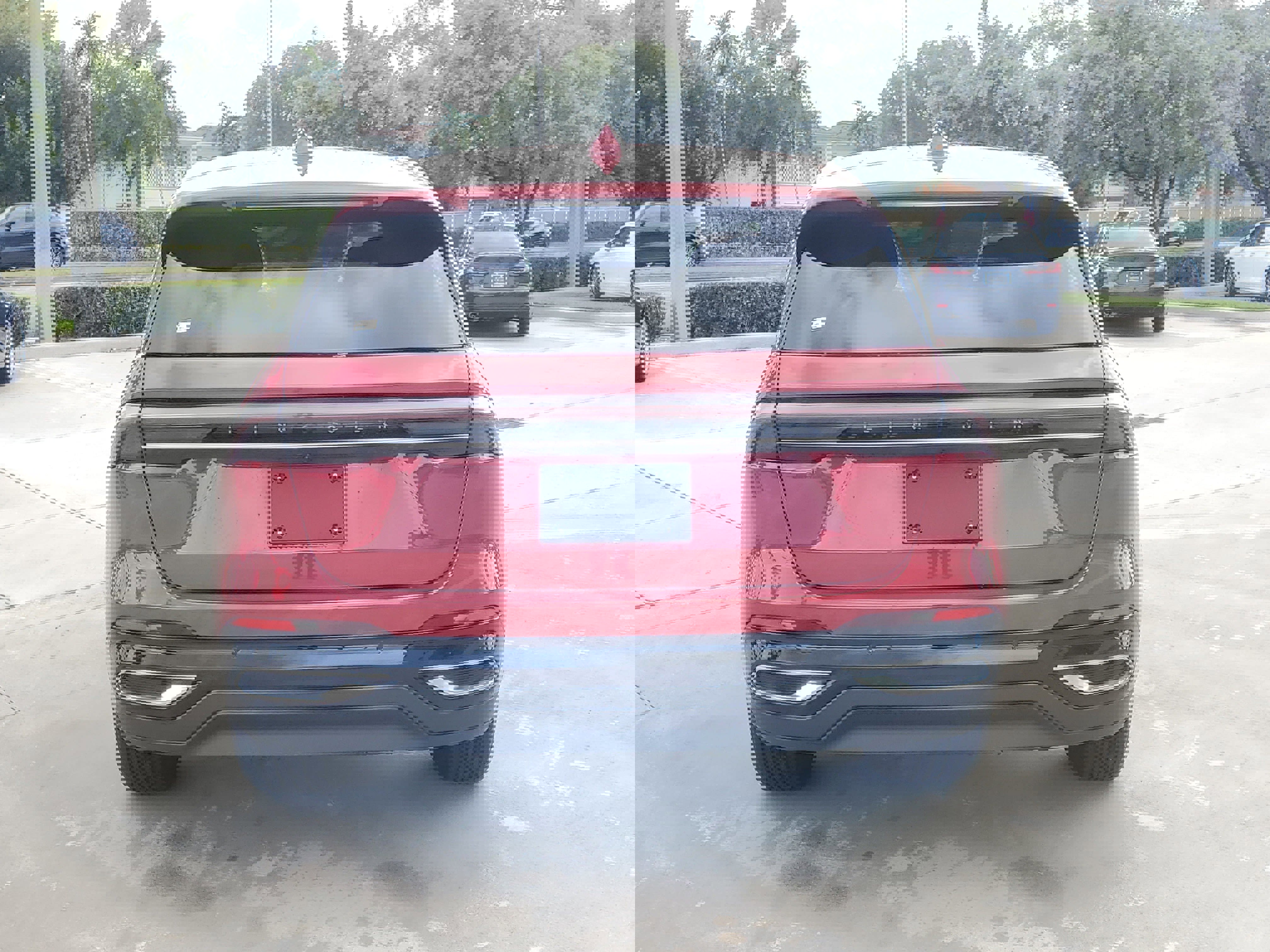 Used 2025 Lincoln Nautilus Premier image 9