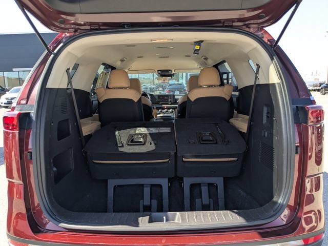 Used 2024 Kia Carnival LX FWD image 12