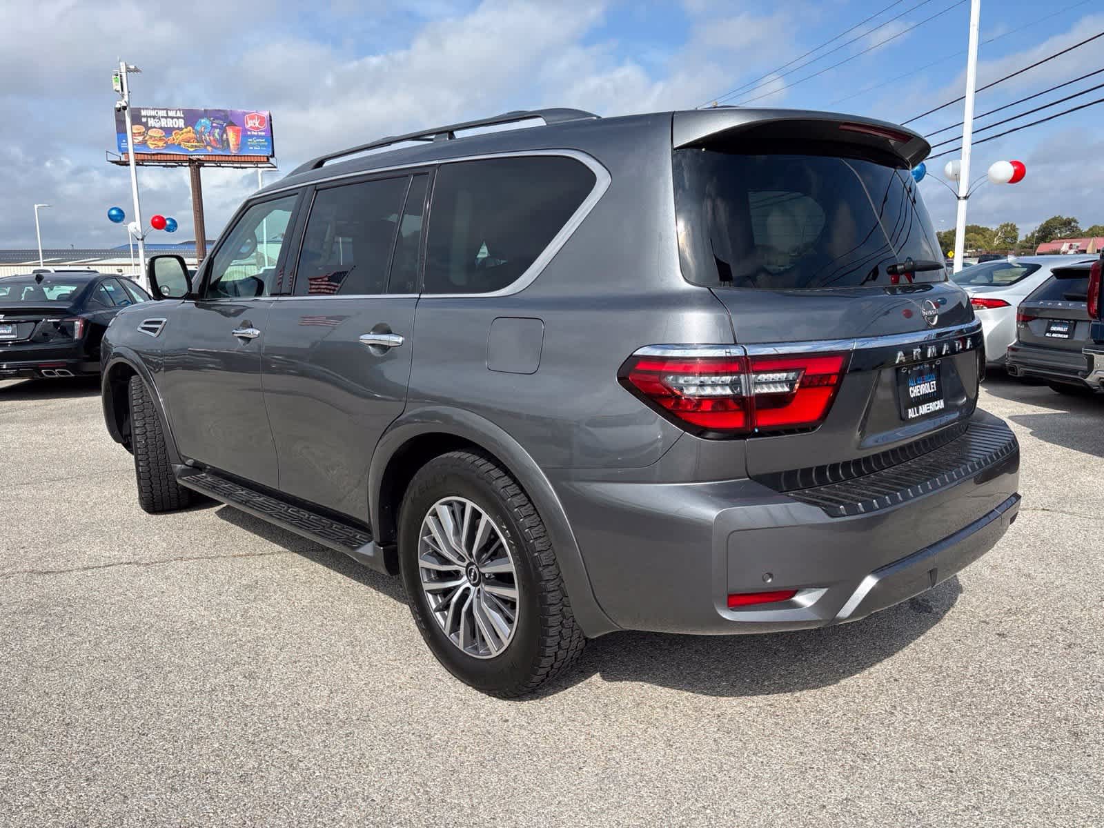 Used 2023 Nissan Armada SL w/ Captain's Chairs Package AWD/4WD image 8