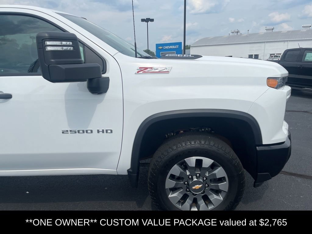 Used 2024 Chevrolet Silverado 2500 Custom w/ Custom Value Package image 2