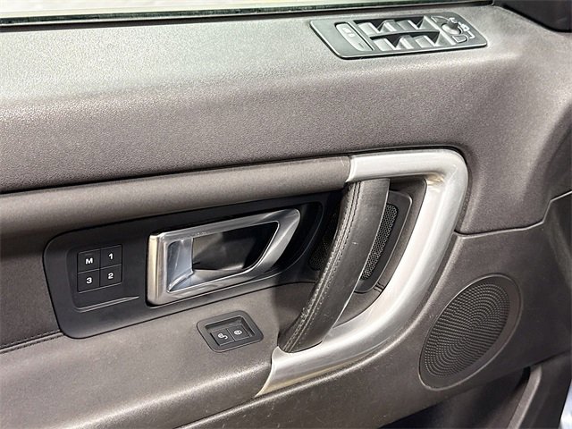 Used 2018 Land Rover Discovery Sport HSE image 19