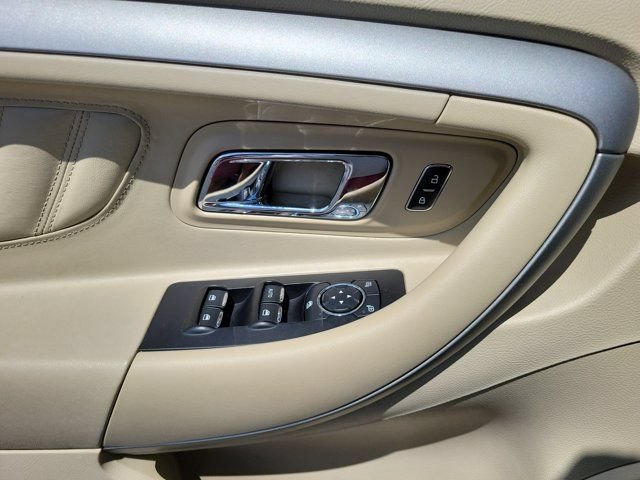 Used 2014 Ford Taurus SE FWD image 13