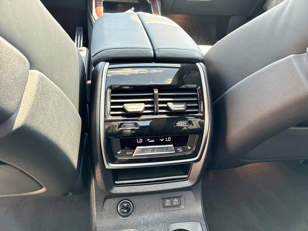New 2027 BMW X7 M60i AWD/4WD image 20