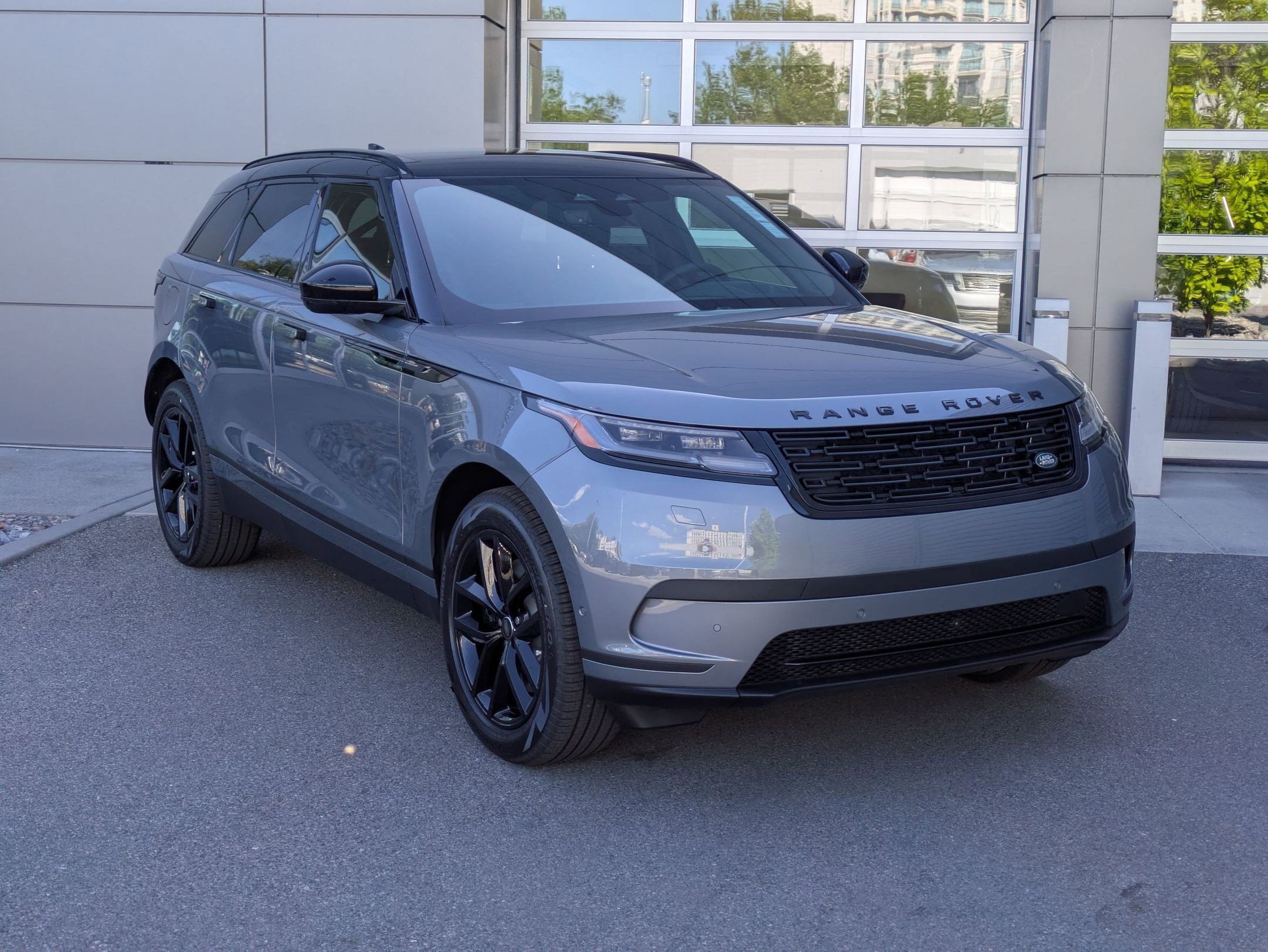 New 2026 Land Rover Range Rover Velar S AWD/4WD image 3