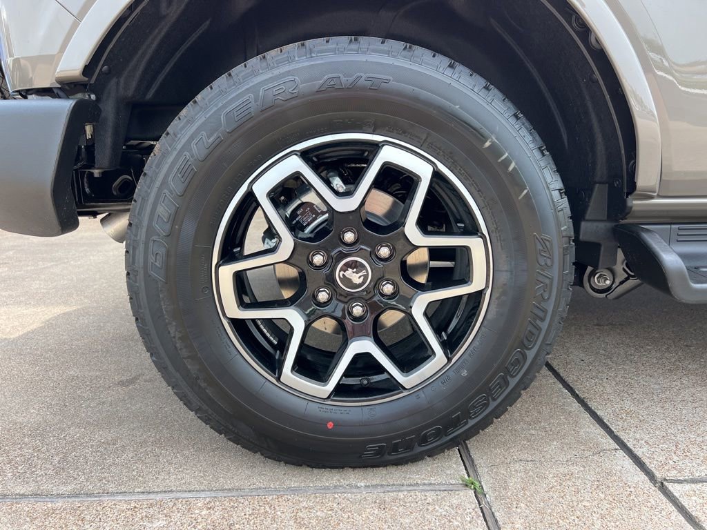 New 2026 Ford Bronco Outer Banks AWD/4WD image 8