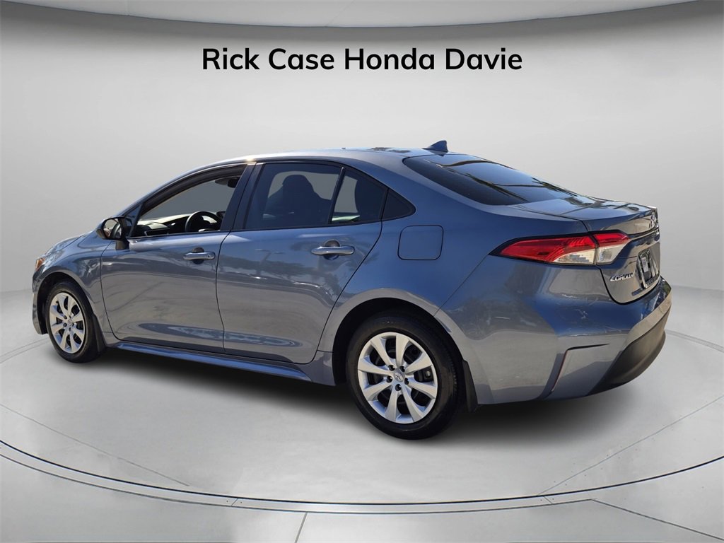 Used 2025 Toyota Corolla LE image 7