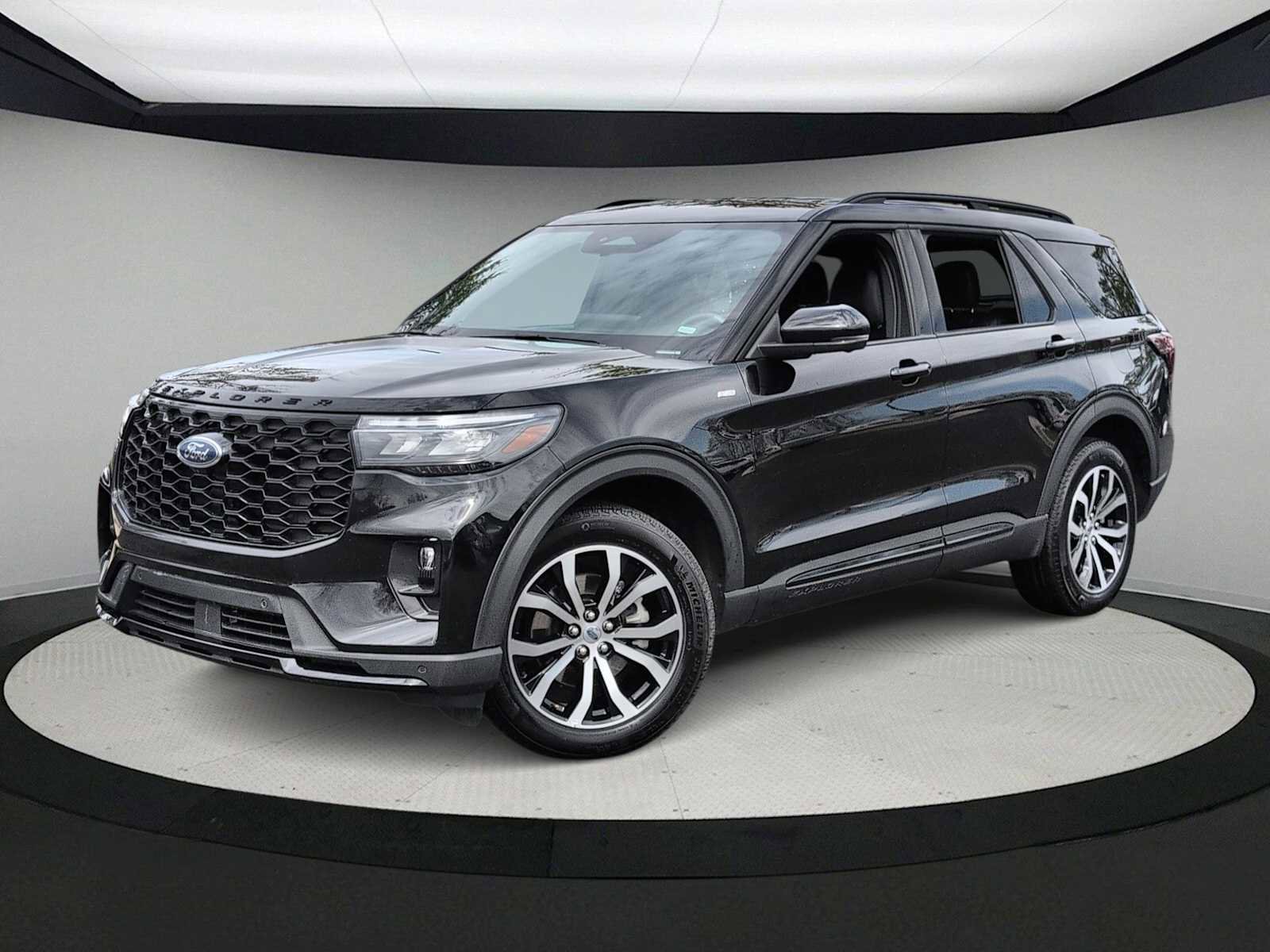 Used 2025 Ford Explorer ST-Line AWD/4WD image 1
