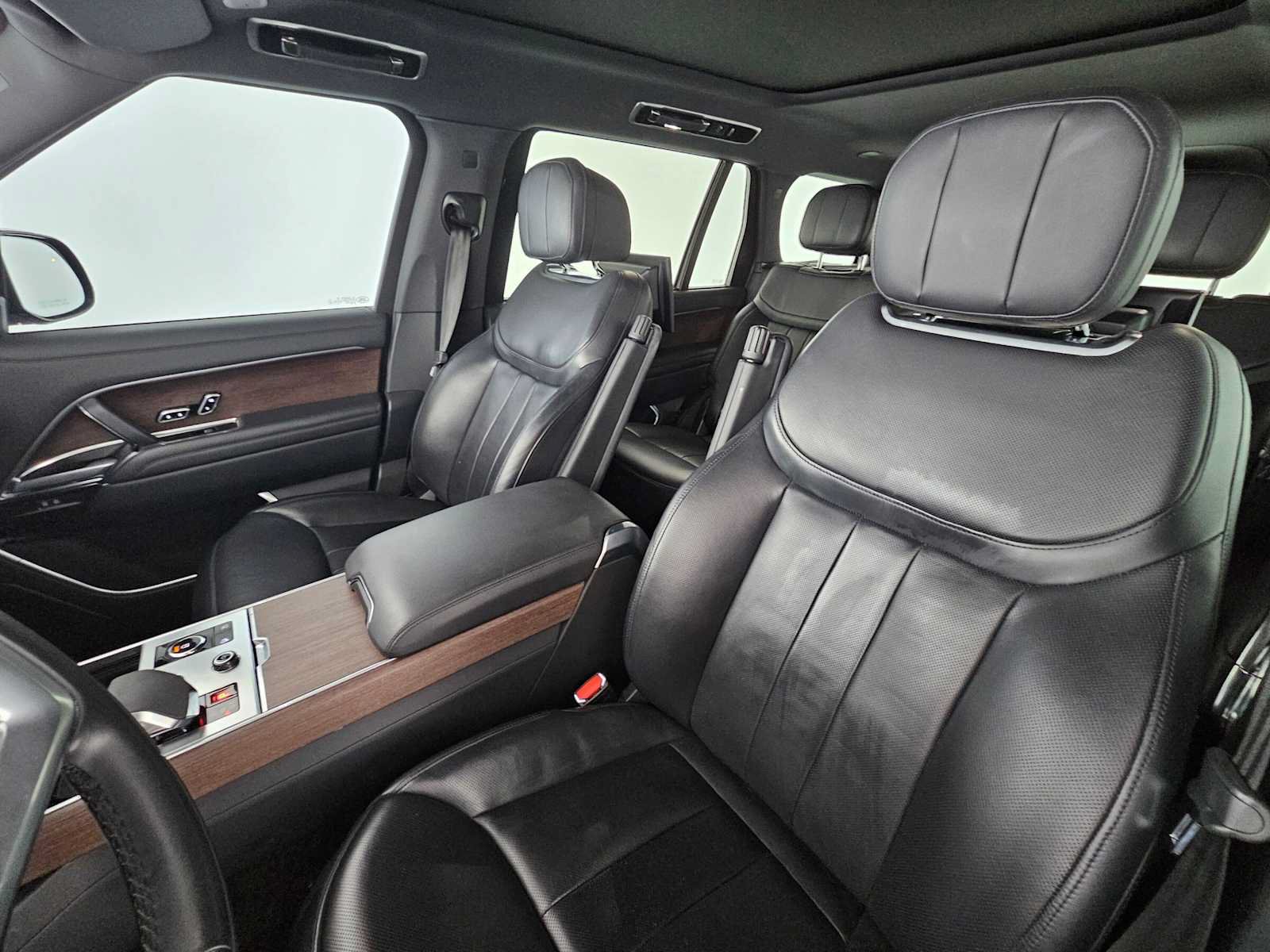 Used 2023 Land Rover Range Rover Long Wheelbase SE AWD/4WD image 23