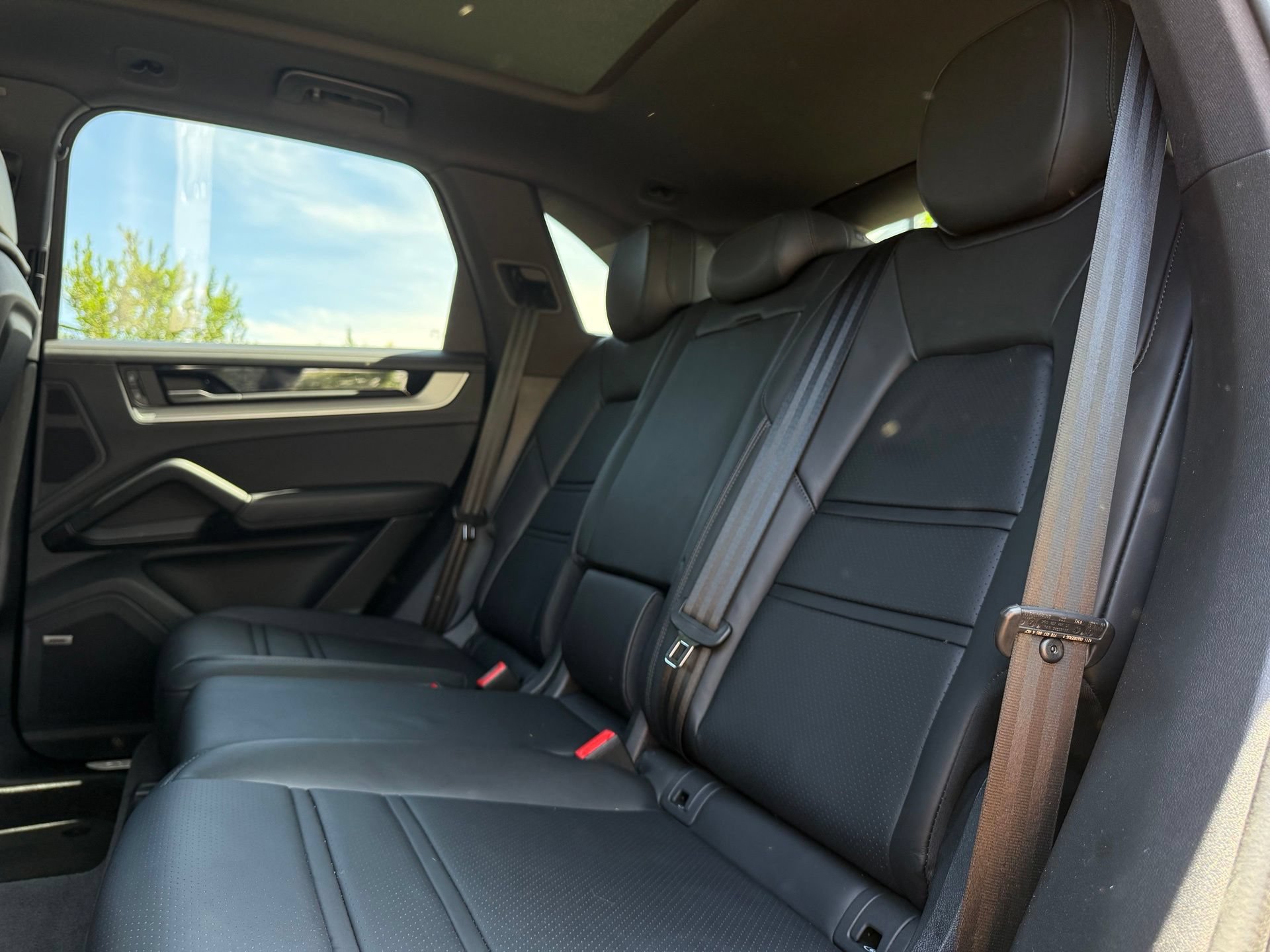 Used 2025 Porsche Cayenne S AWD/4WD image 31