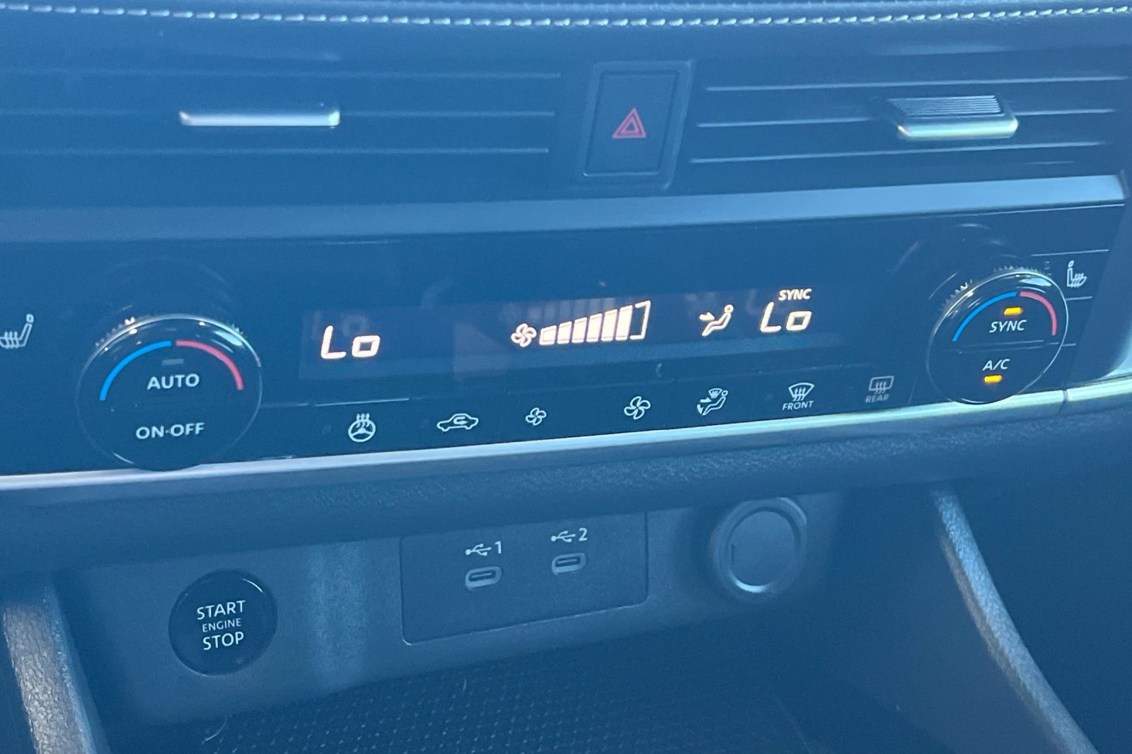 Used 2024 Nissan Rogue SV w/ SV Premium Package image 17