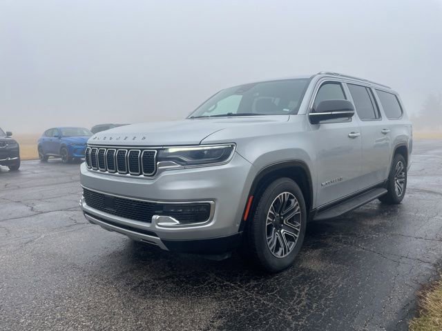 Used 2023 Jeep Wagoneer L Series II image 7