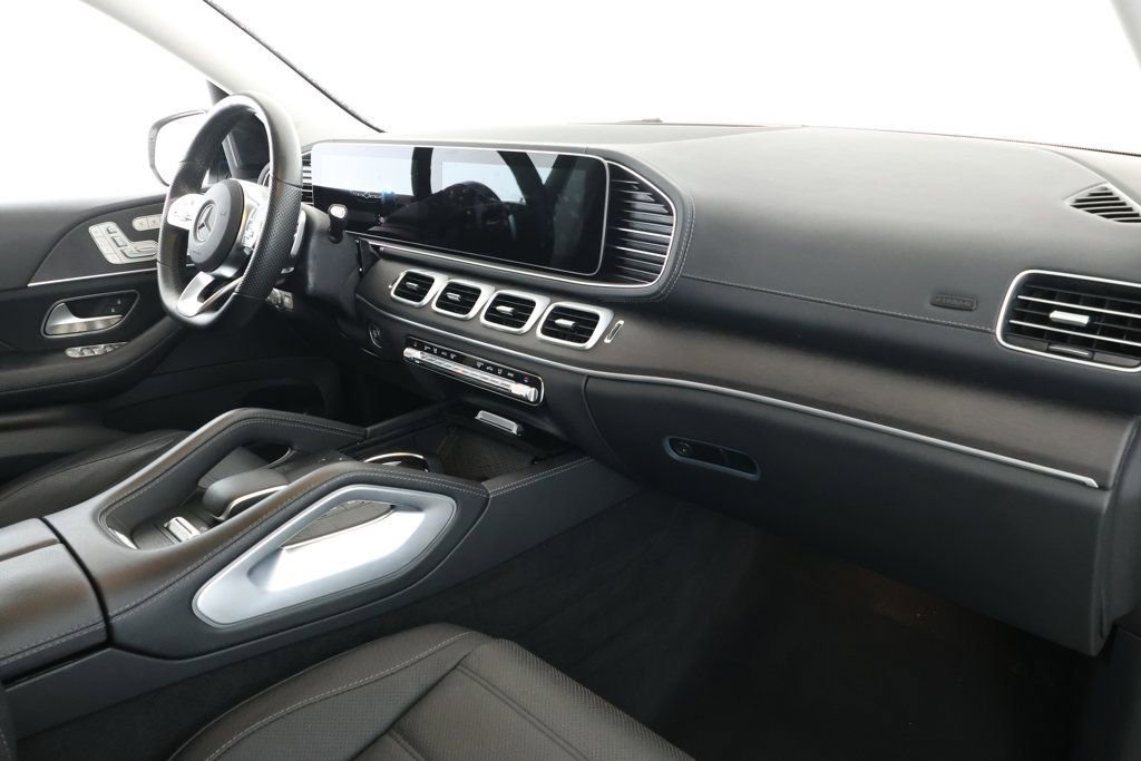 Used 2023 Mercedes-Benz GLS 580 4MATIC image 24