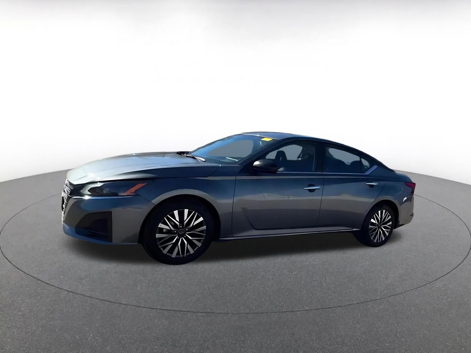 Used 2025 Nissan Altima 2.5 SV image 7