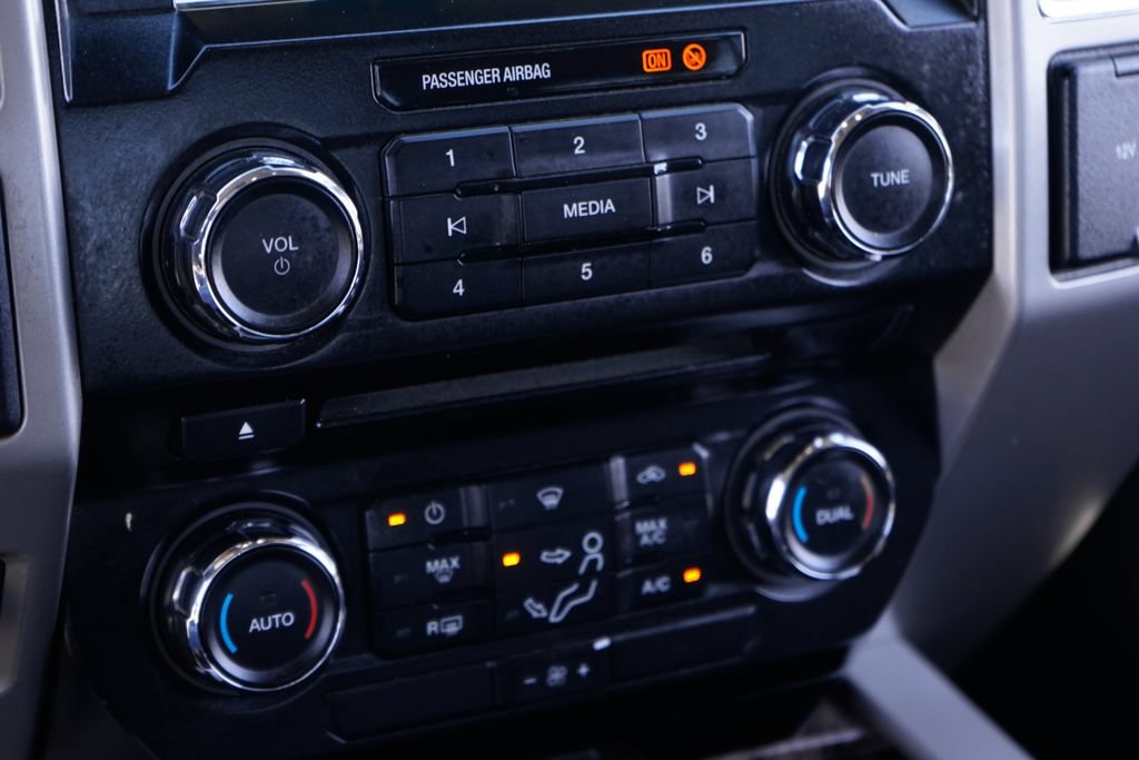 Used 2017 Ford F350 Lariat RWD image 29