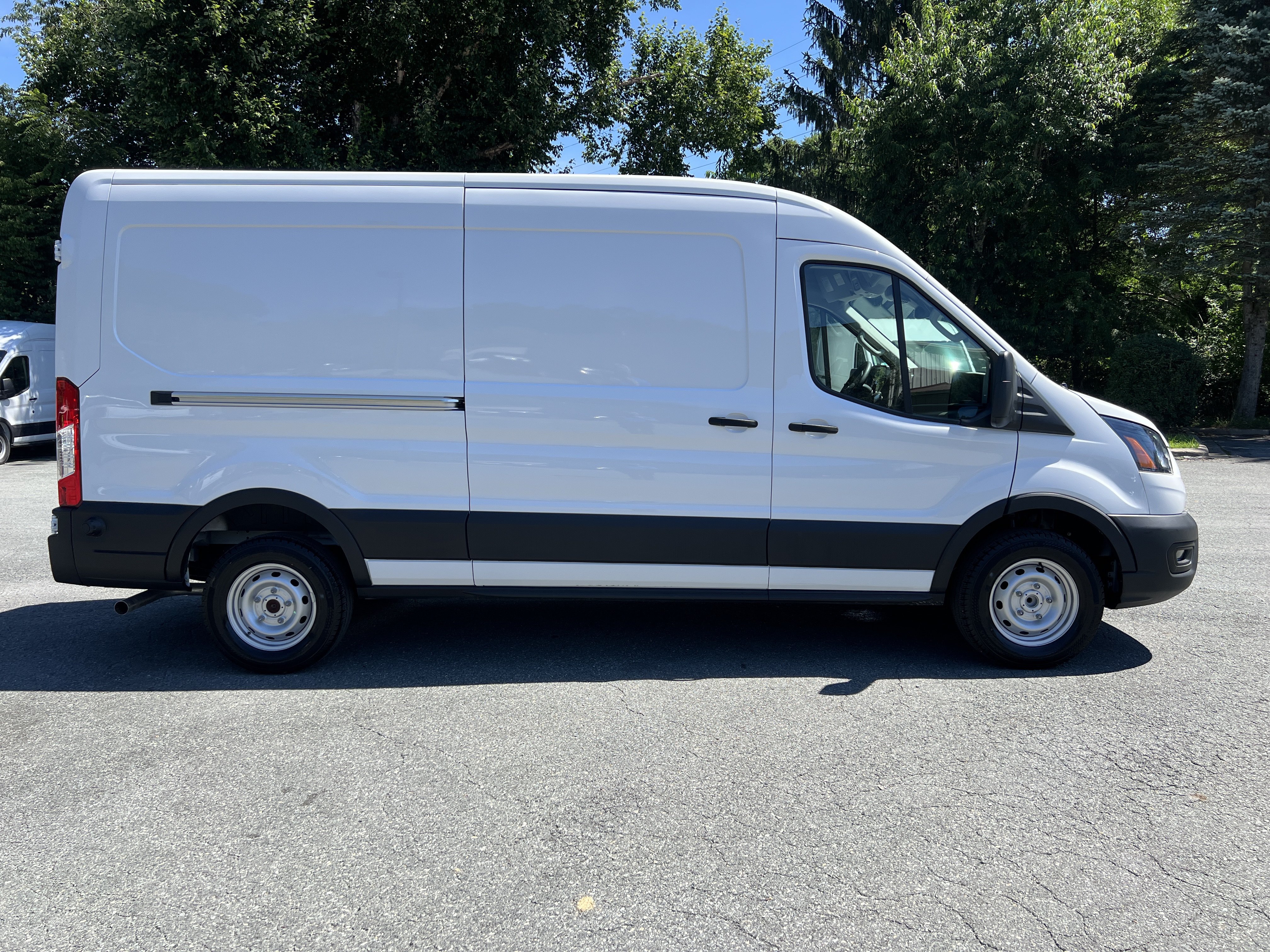 New 2024 Ford Transit 250 148 Medium Roof w/ Load Area Protection Package RWD image 4