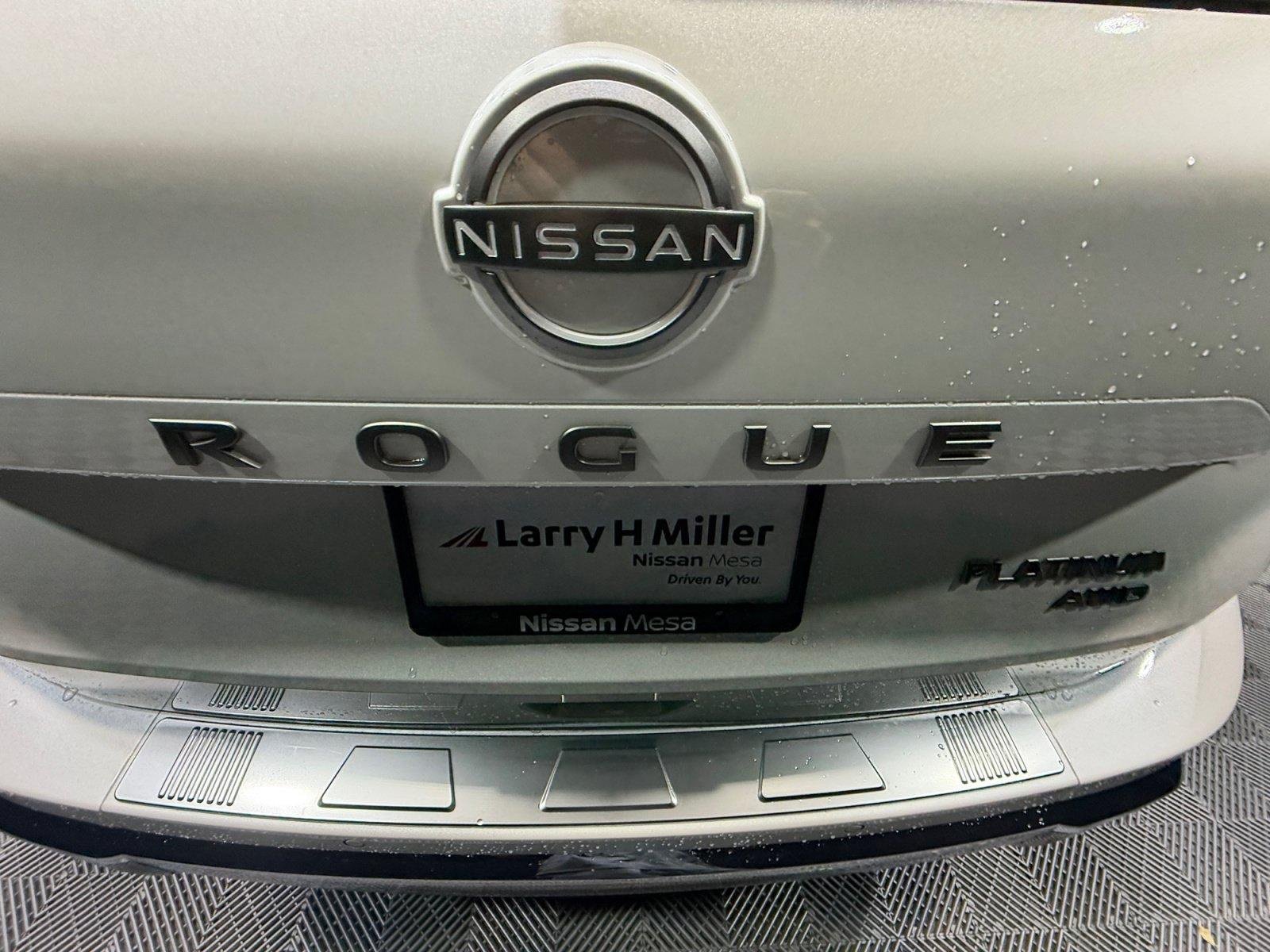 New 2026 Nissan Rogue Platinum w/ Tech Package AWD/4WD image 24