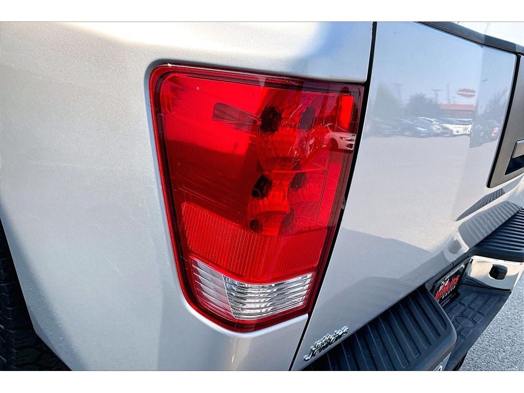 Used 2010 Nissan Titan SE w/ SE Value Truck Pkg AWD/4WD image 31