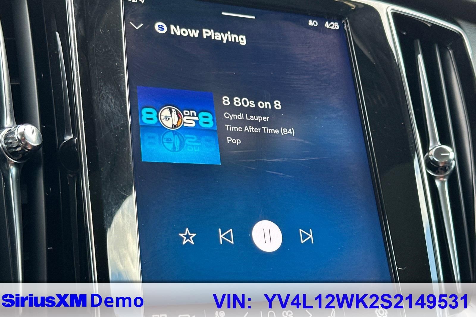 Used 2025 Volvo V60 B5 Cross Country Plus image 33