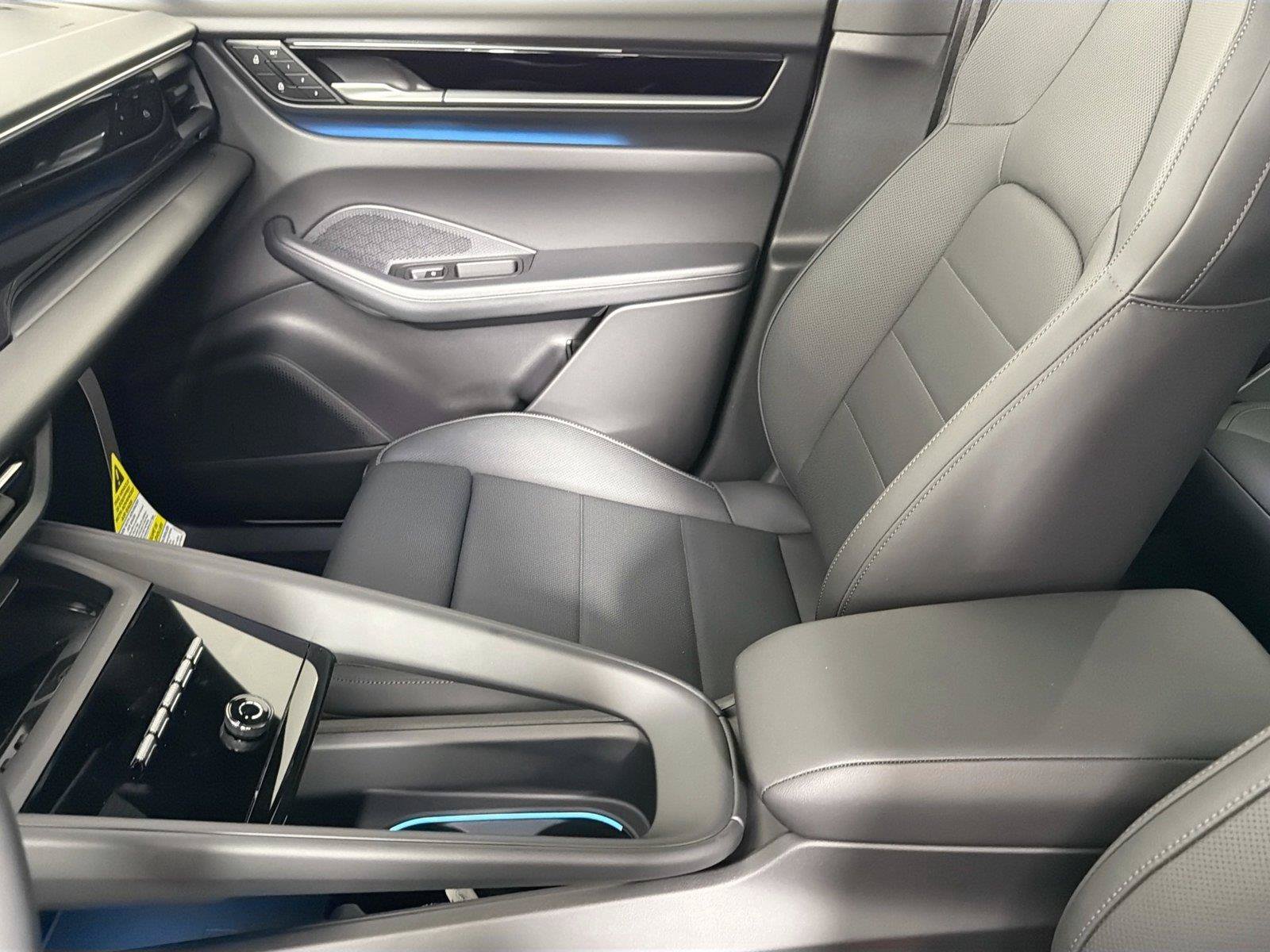 Certified 2026 Porsche Macan Electric RWD image 29