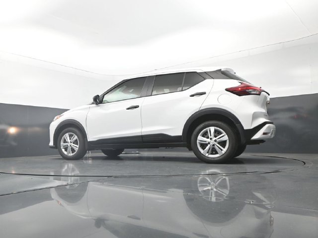 Certified 2025 Nissan Kicks Play S FWD image 32