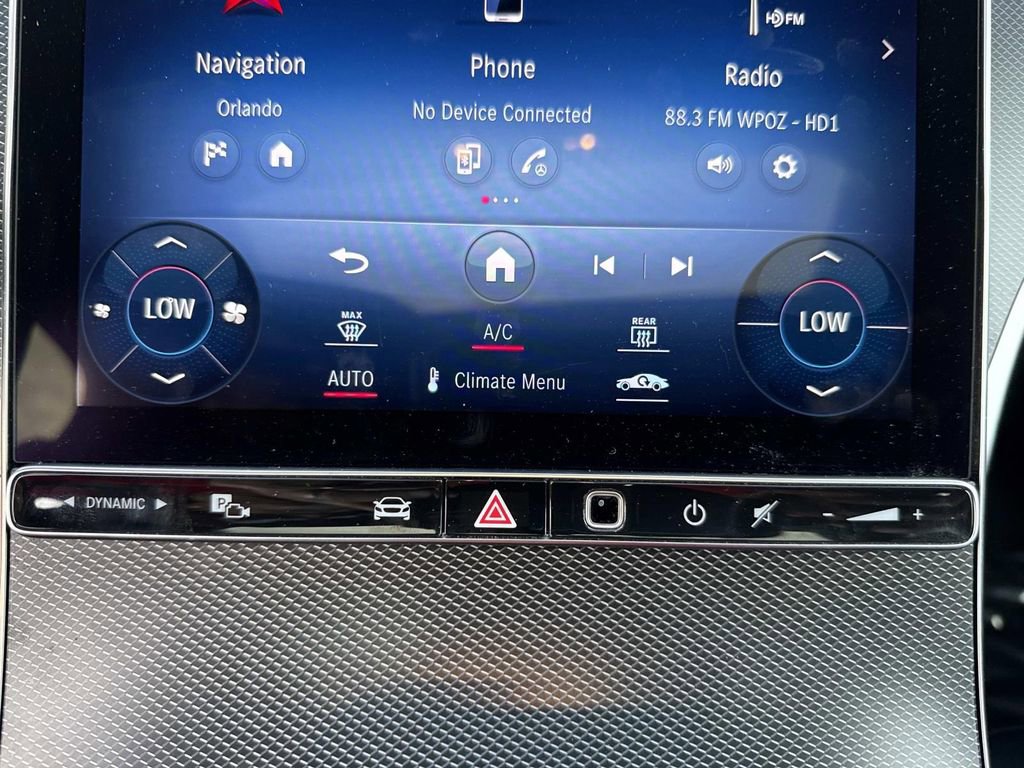 Used 2024 Mercedes-Benz GLC 300 4MATIC image 34