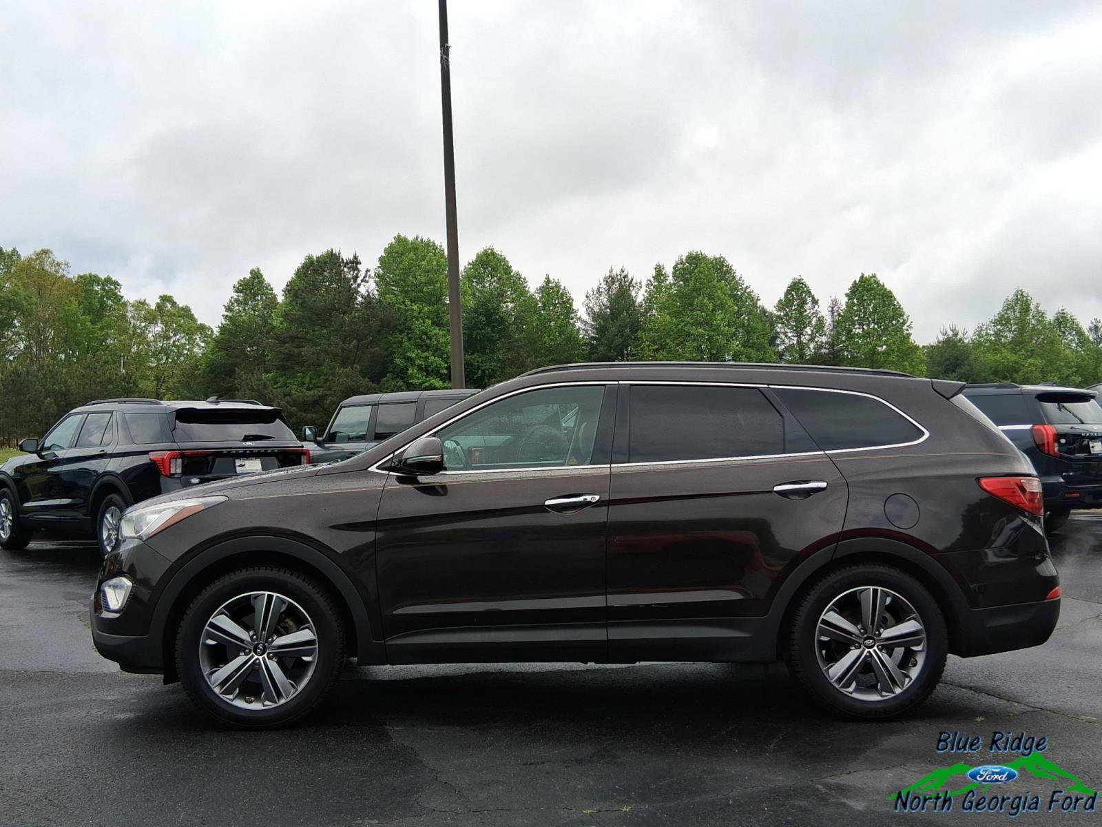 Used 2016 Hyundai Santa Fe SE w/ Option Group 02 FWD image 2