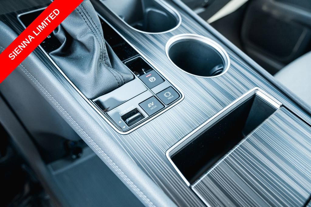 Certified 2023 Toyota Sienna Limited FWD image 20