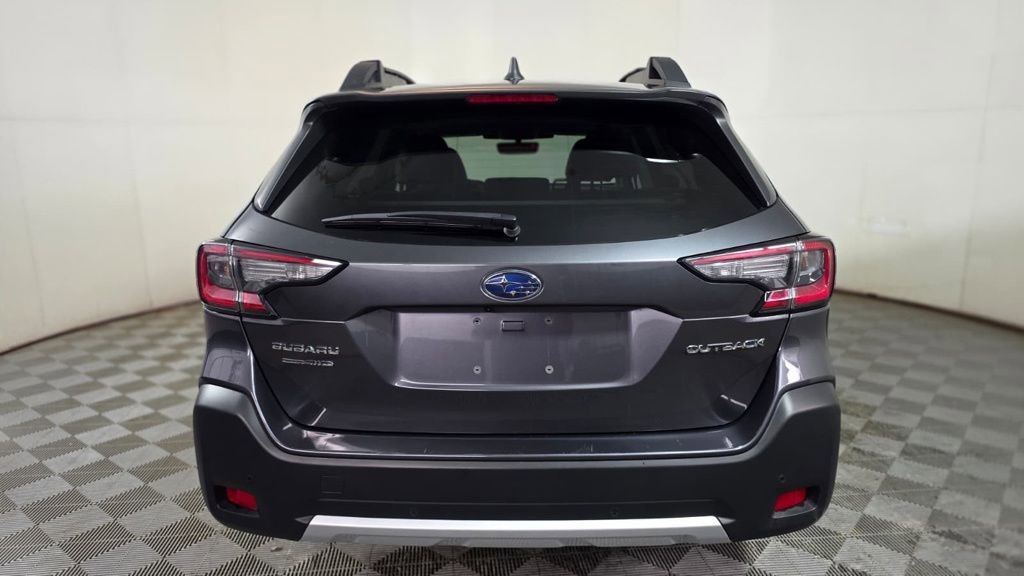 Used 2023 Subaru Outback Limited image 5