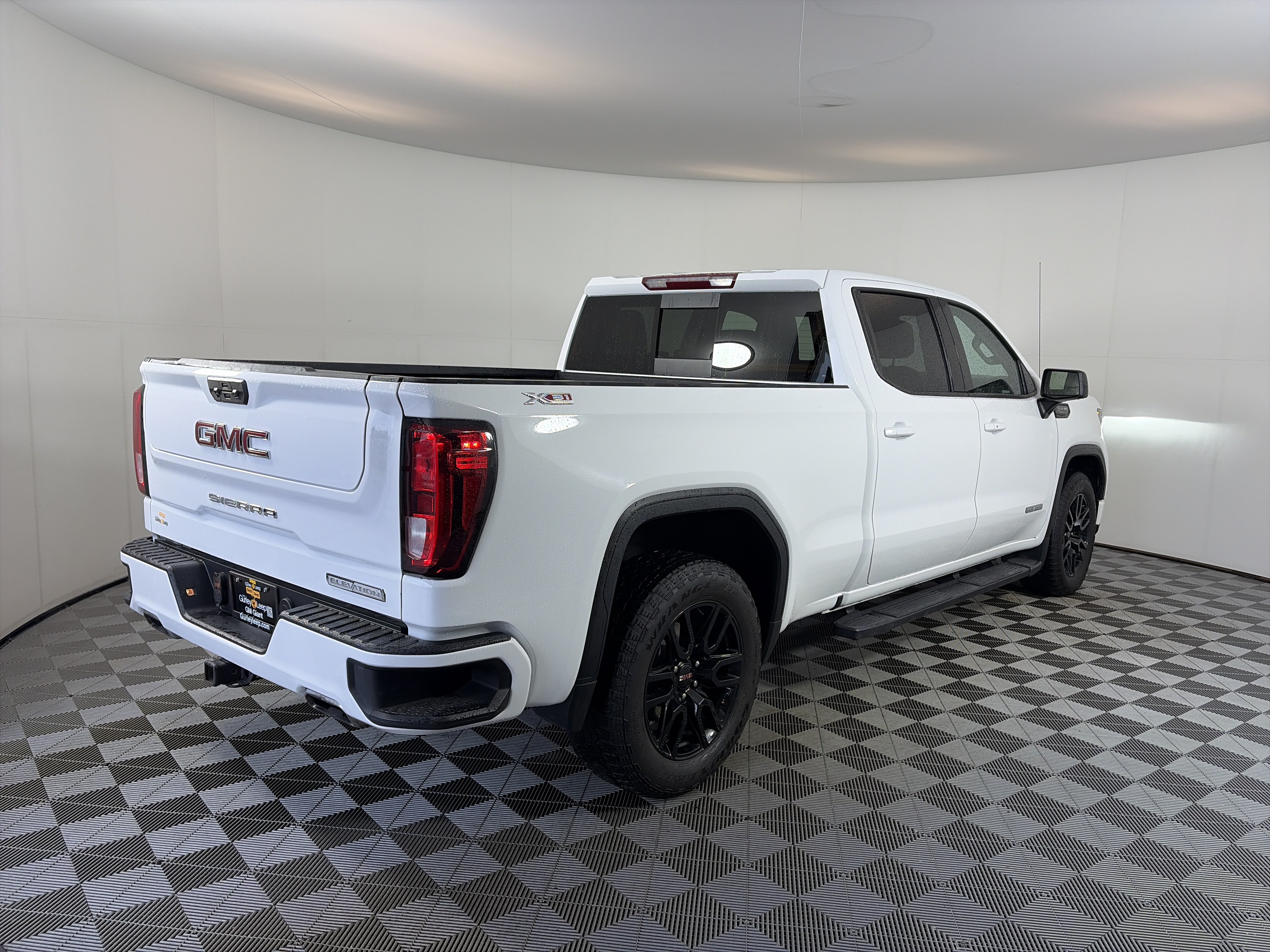 Certified 2024 GMC Sierra 1500 Elevation w/ Preferred Package AWD/4WD image 10