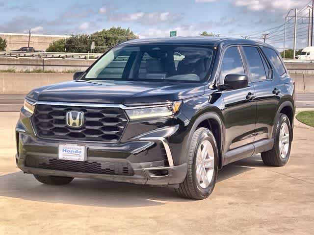 Certified 2023 Honda Pilot LX image 2