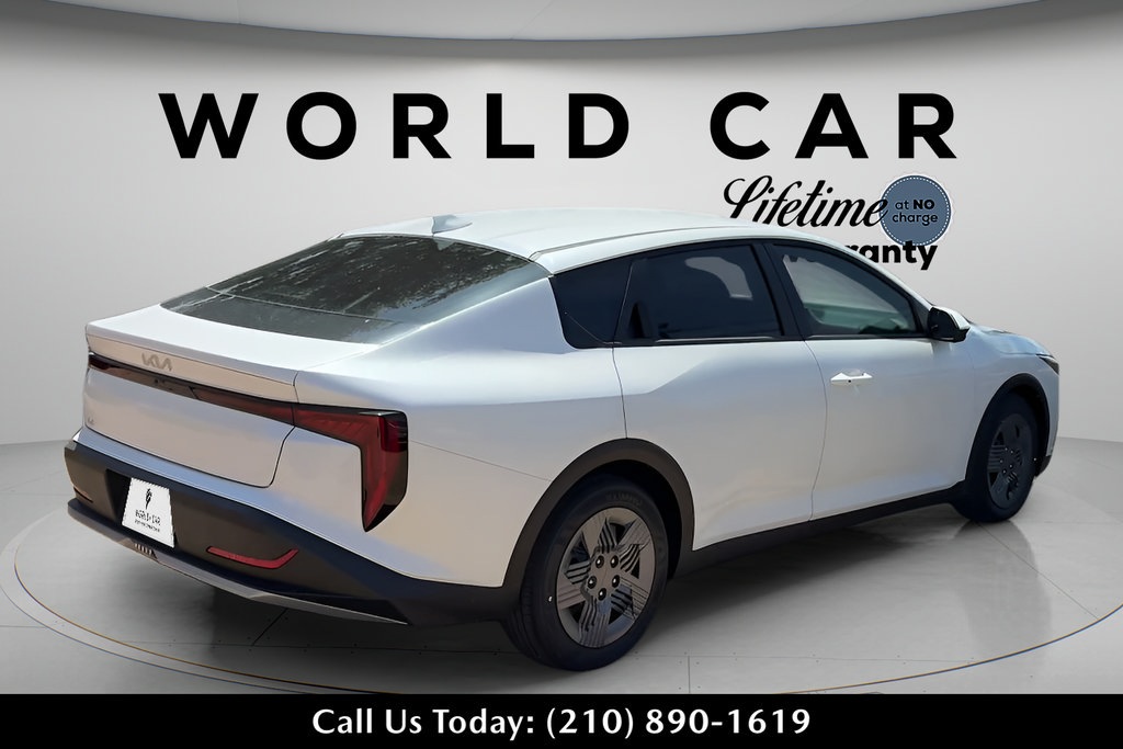 New 2026 Kia K4 FWD image 6