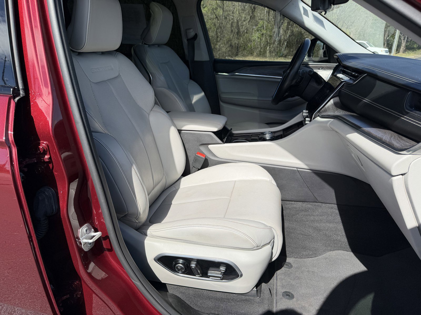 Used 2022 Jeep Grand Cherokee L Overland w/ Luxury Tech Group IV image 20