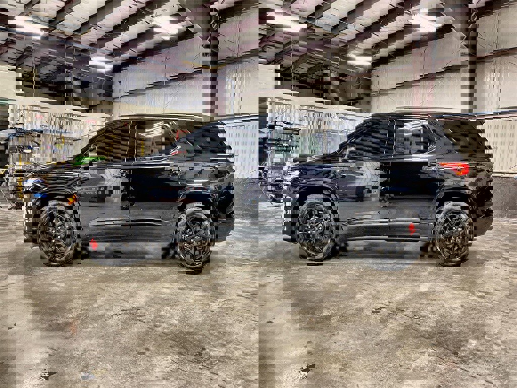 Used 2023 Chevrolet Traverse Premier w/ Redline Edition image 5