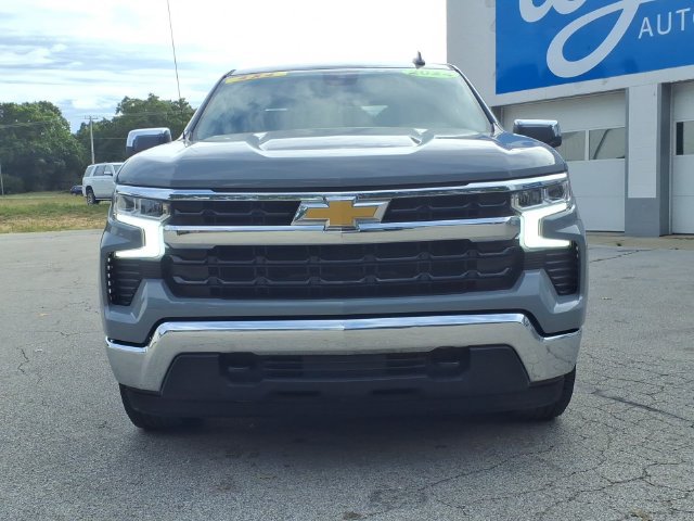 Used 2024 Chevrolet Silverado 1500 LT AWD/4WD image 2