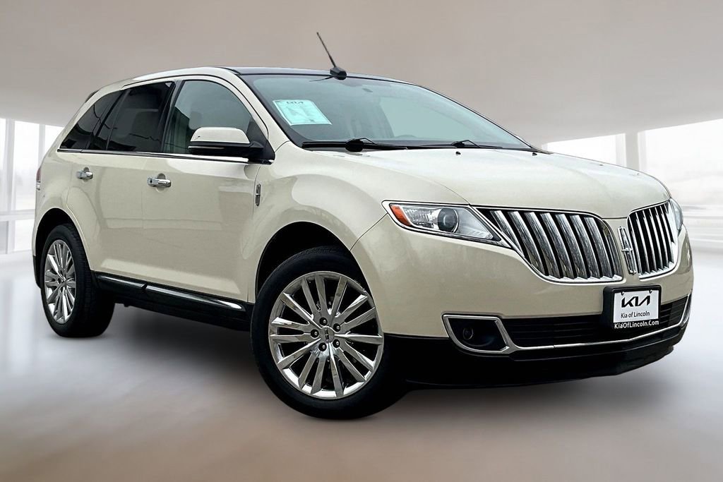 Used 2015 Lincoln MKX AWD w/ Equipment Group 102A image 3