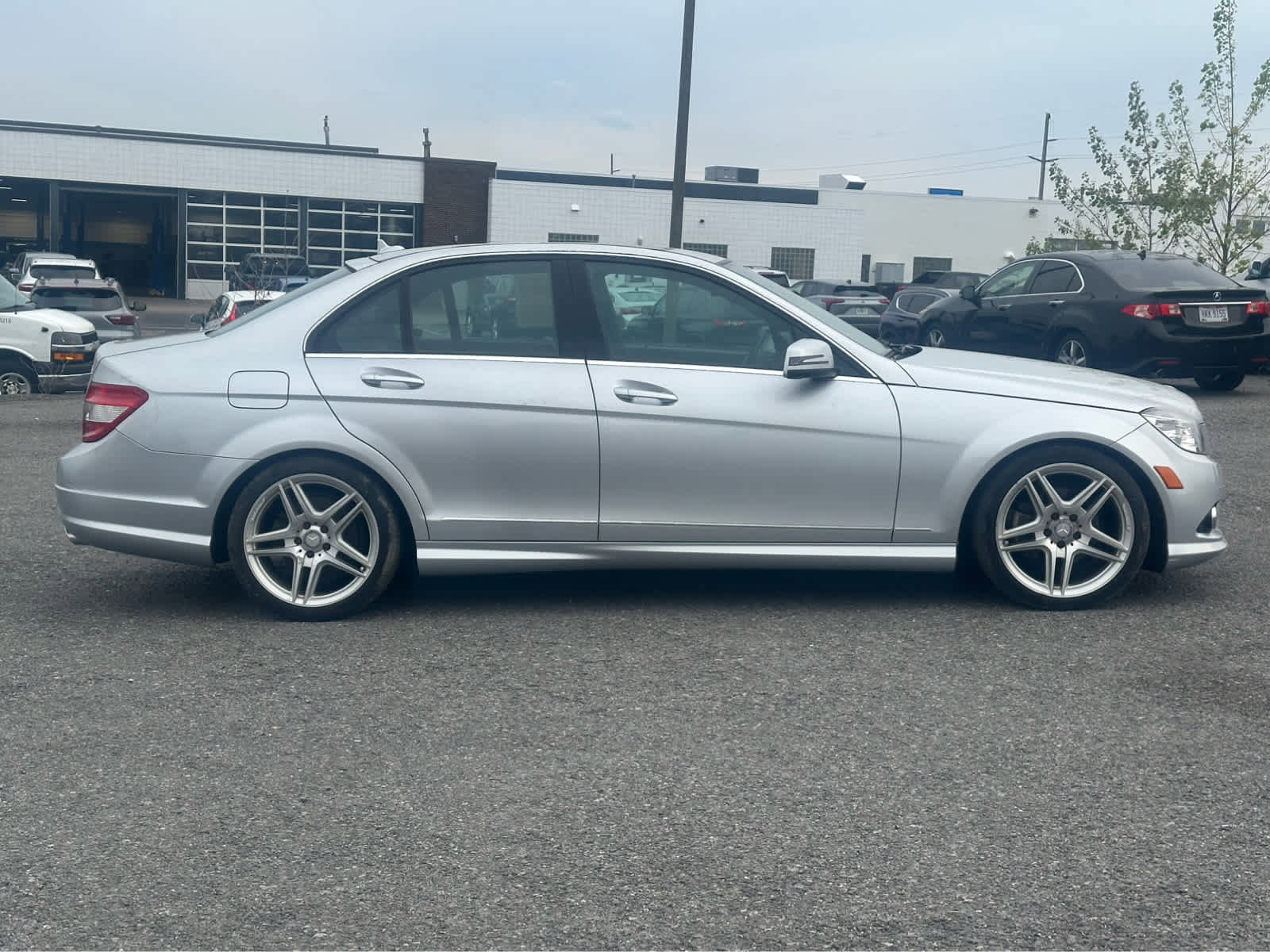 Used 2010 Mercedes-Benz C 300 4MATIC Sedan image 8
