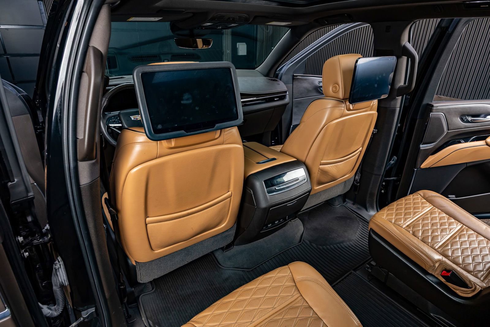 Used 2021 Cadillac Escalade ESV Sport w/ Driver Assist Tech Package image 34