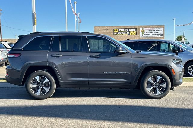 Certified 2022 Jeep Grand Cherokee Limited 4xe w/ Luxury Tech Group II AWD/4WD image 2