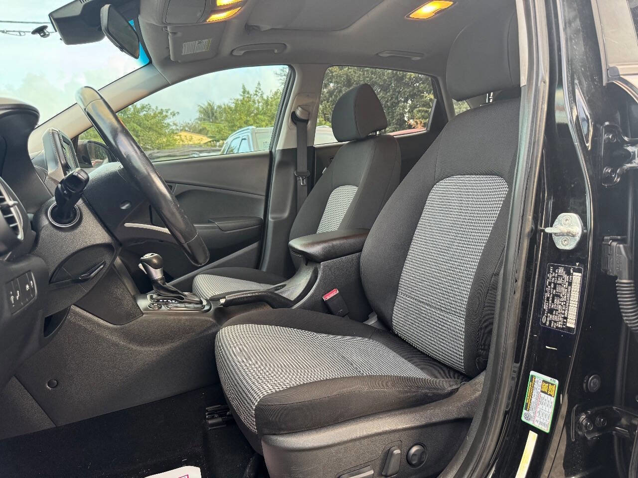 Used 2018 Hyundai Kona SEL w/ SEL Tech Package 02 FWD image 12