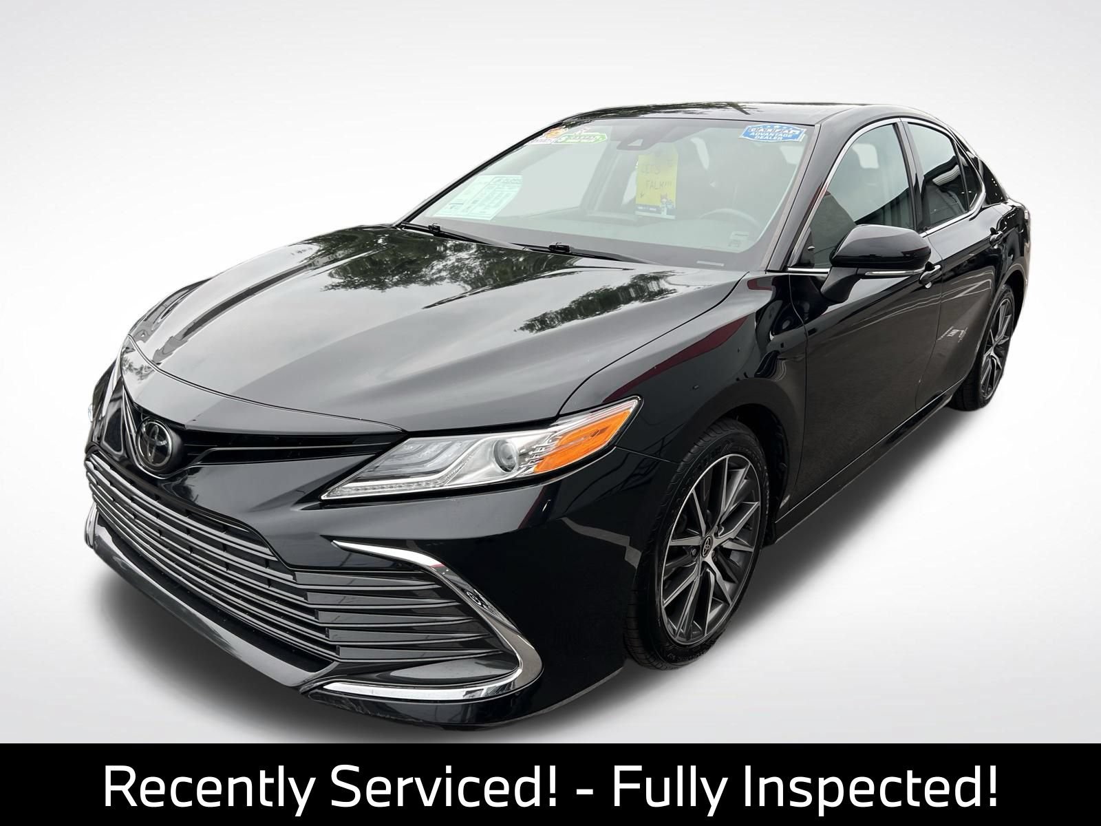 Used 2021 Toyota Camry XLE FWD image 3