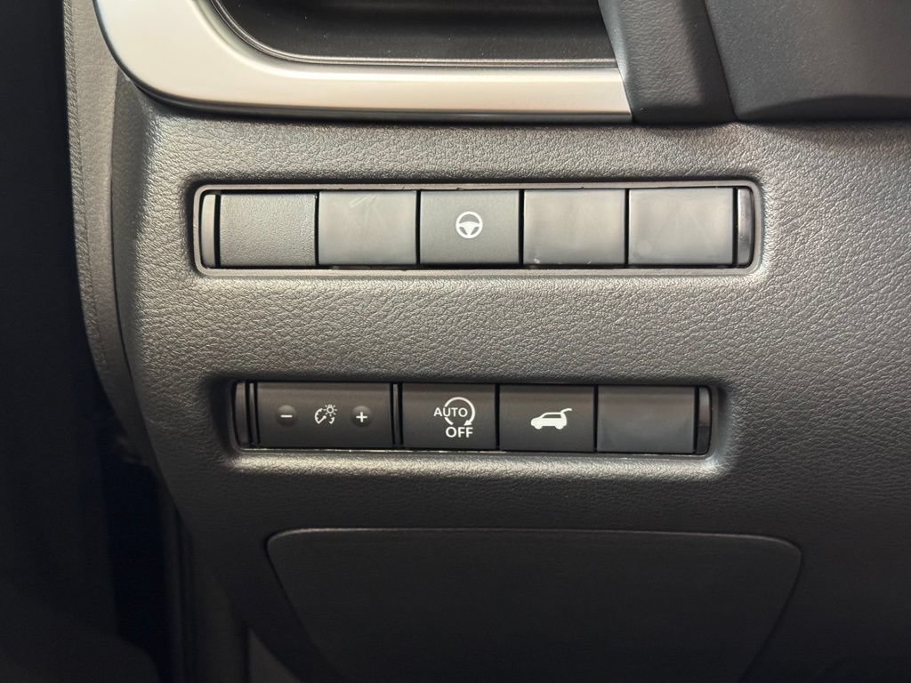 Certified 2026 Nissan Rogue SV AWD/4WD image 28