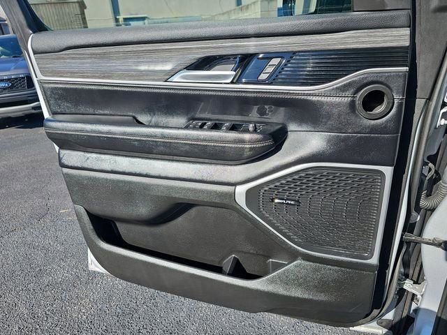 Used 2024 Jeep Wagoneer L Series III w/ Flexible Seating Group image 37