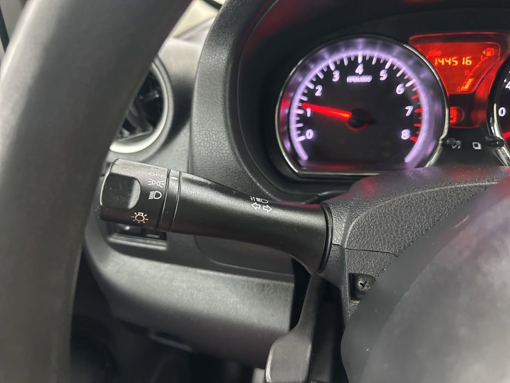 Used 2014 Nissan Versa SV image 32