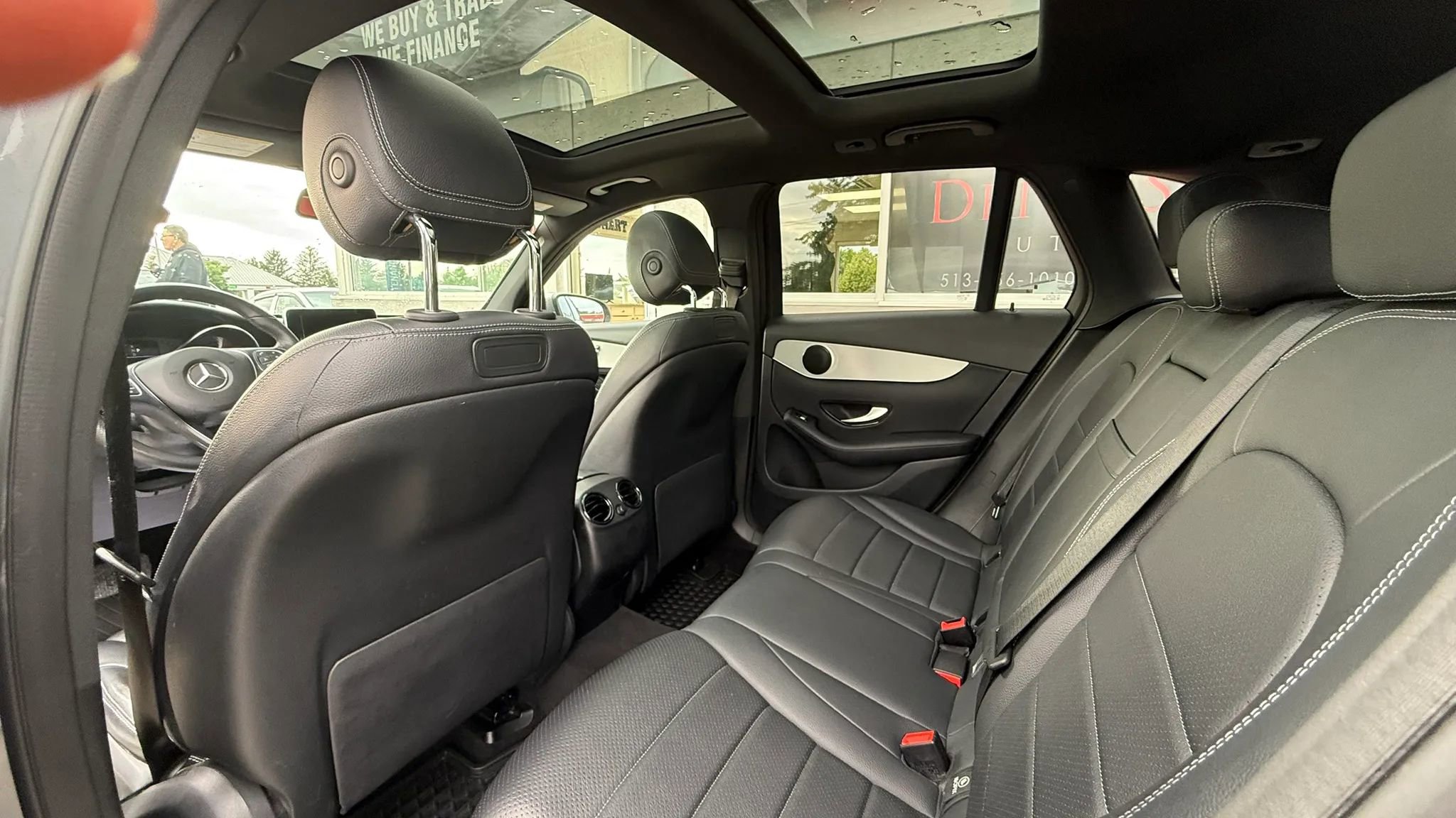 Used 2019 Mercedes-Benz GLC 300 4MATIC image 11