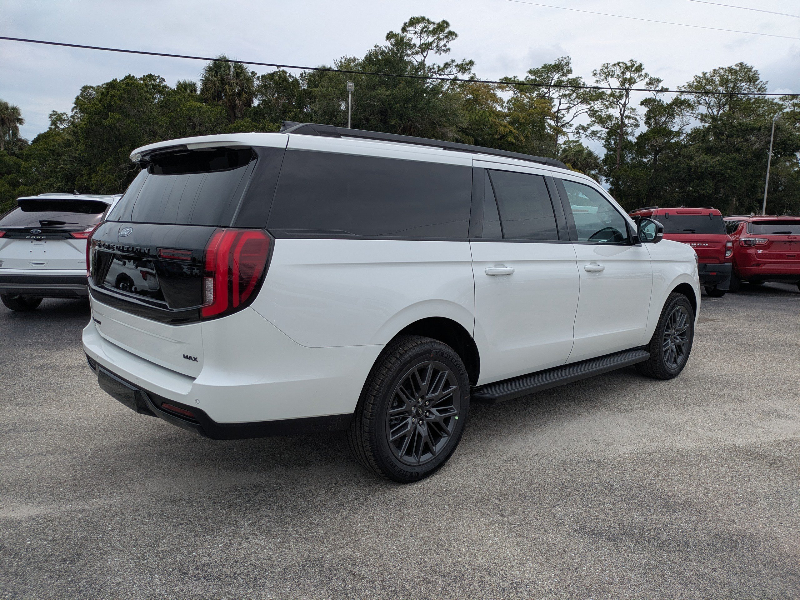New 2026 Ford Expedition Max Platinum w/ Stealth Appearance Package AWD/4WD image 4