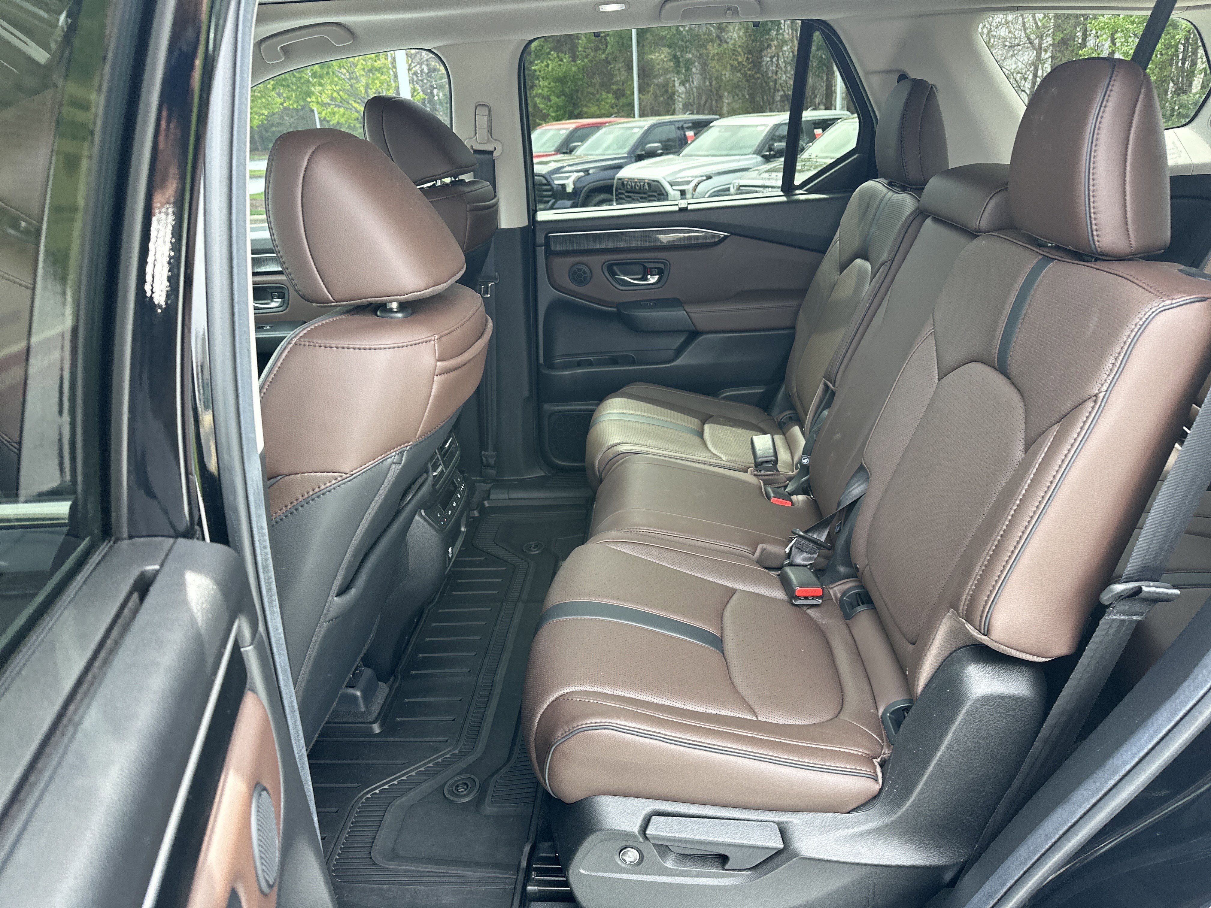 Used 2025 Honda Pilot Elite image 31