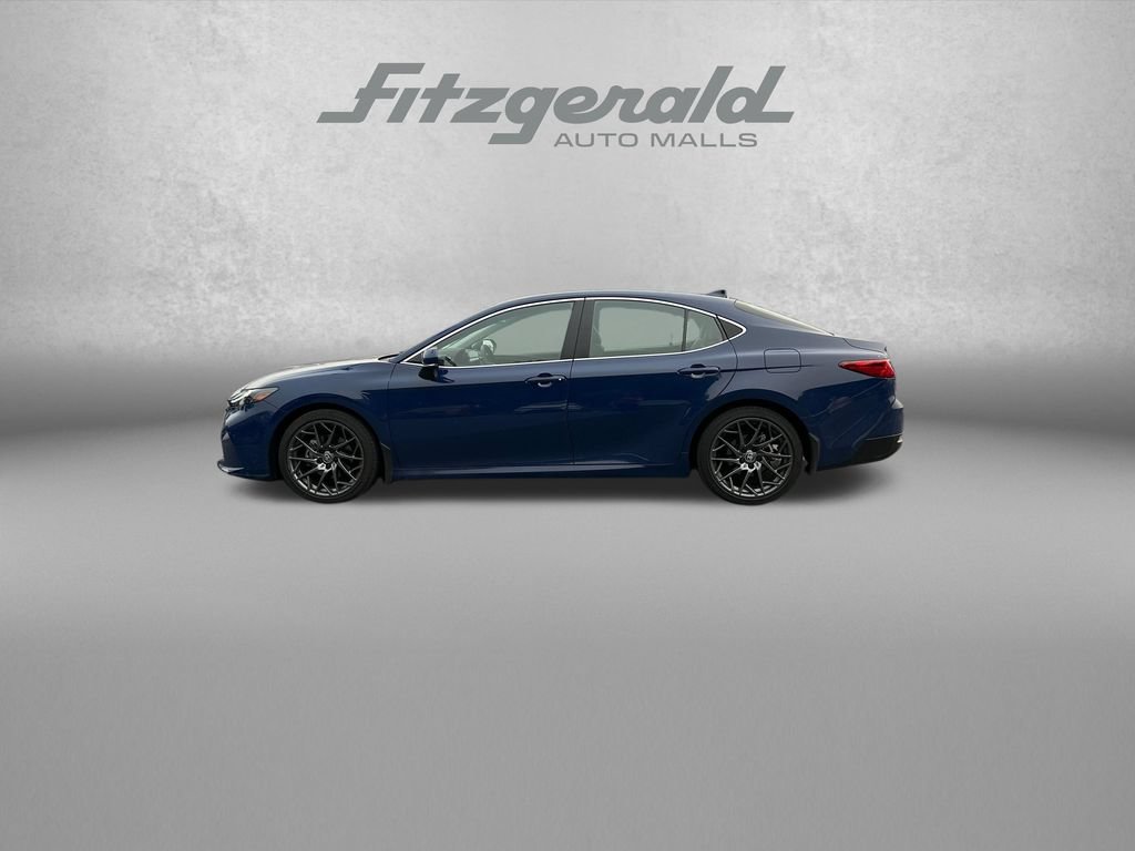 Used 2025 Toyota Camry XLE FWD image 5