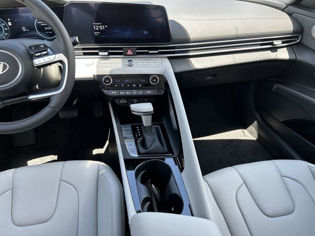 New 2025 Hyundai Elantra Limited image 5